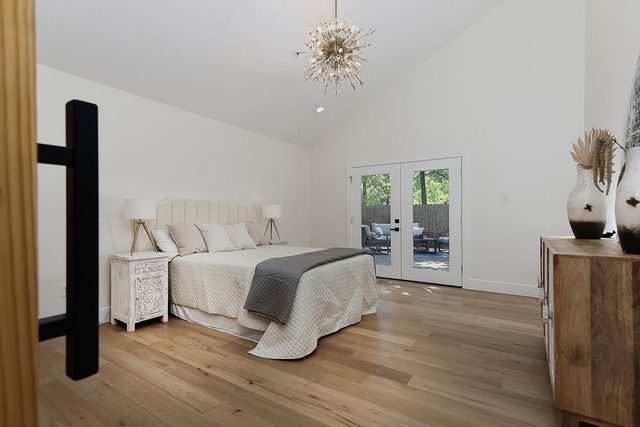 16 Crinkleroot Court, The Woodlands, TX 77380