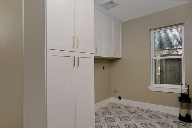 16 Crinkleroot Court, The Woodlands, TX 77380