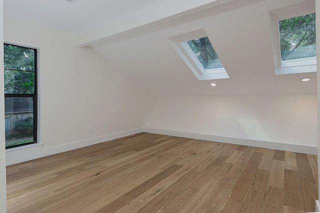 16 Crinkleroot Court, The Woodlands, TX 77380