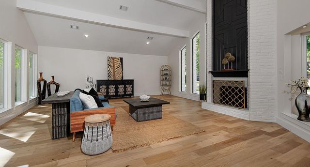 16 Crinkleroot Court, The Woodlands, TX 77380