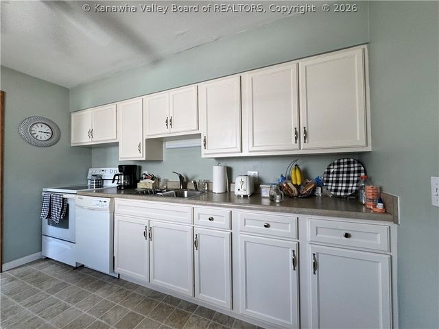 2609 Washington Avenue, St Albans, WV 25177