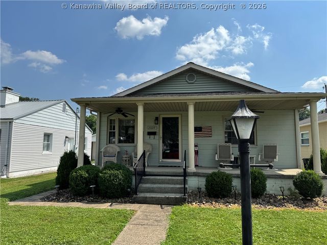2609 Washington Avenue, St Albans, WV 25177