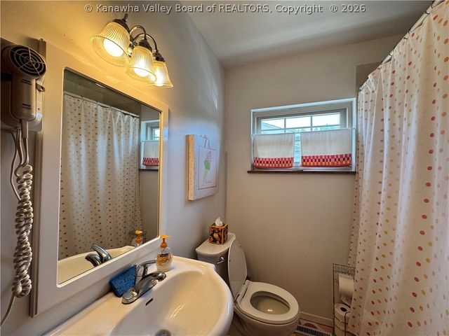 2609 Washington Avenue, St Albans, WV 25177