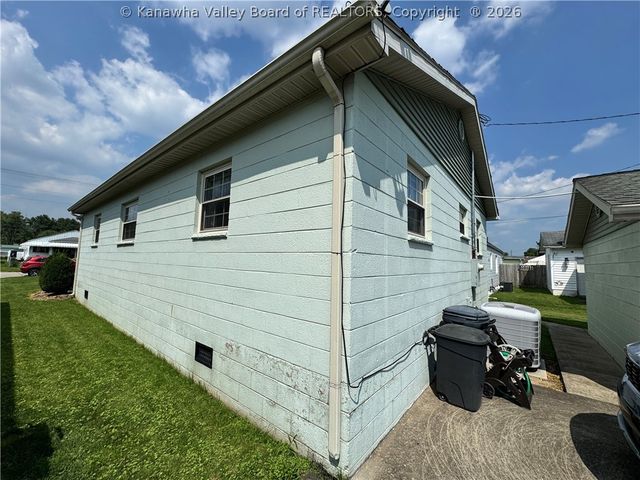 2609 Washington Avenue, St Albans, WV 25177