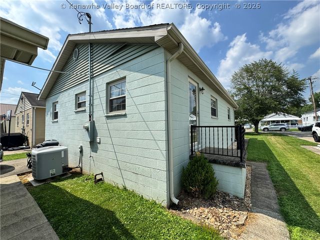 2609 Washington Avenue, St Albans, WV 25177