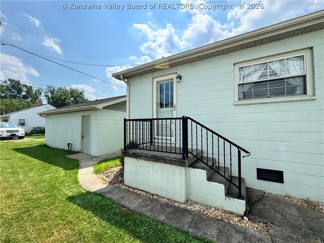 2609 Washington Avenue, St Albans, WV 25177
