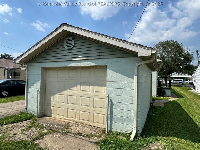 2609 Washington Avenue, St Albans, WV 25177