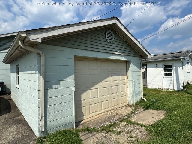 2609 Washington Avenue, St Albans, WV 25177