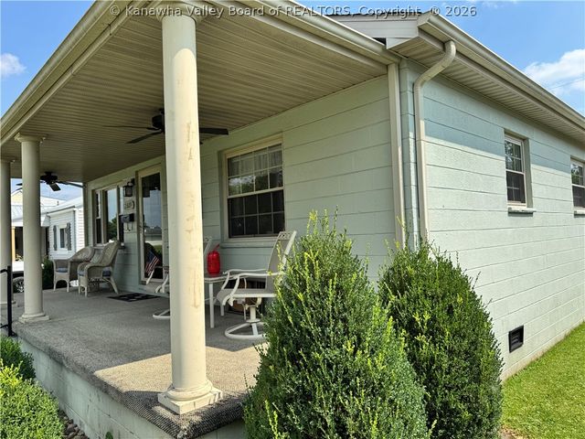 2609 Washington Avenue, St Albans, WV 25177