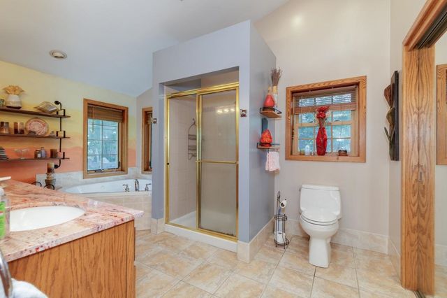 17 Reeds Ferry Way, Merrimack, NH 03054