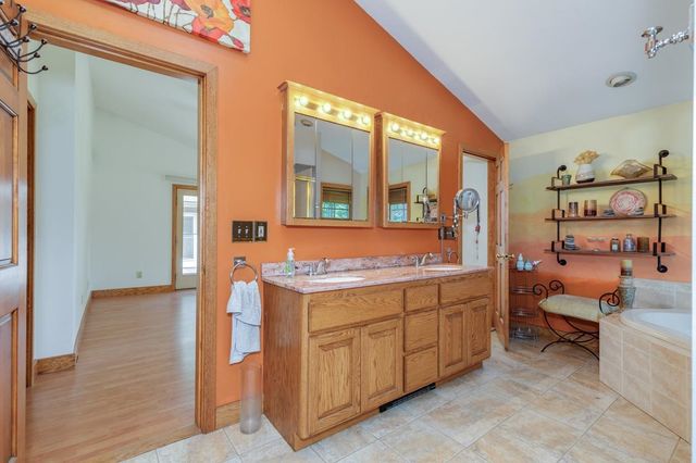 17 Reeds Ferry Way, Merrimack, NH 03054