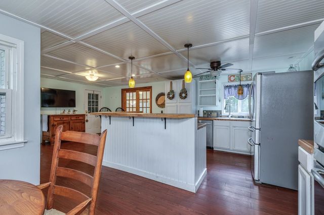 17 Reeds Ferry Way, Merrimack, NH 03054