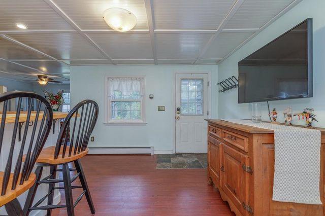 17 Reeds Ferry Way, Merrimack, NH 03054