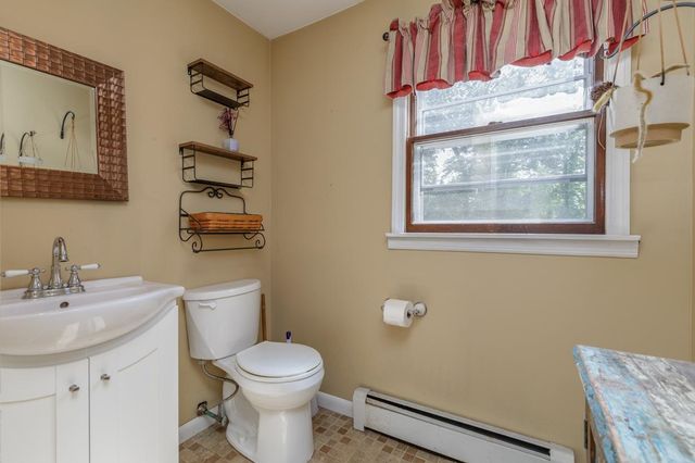 17 Reeds Ferry Way, Merrimack, NH 03054