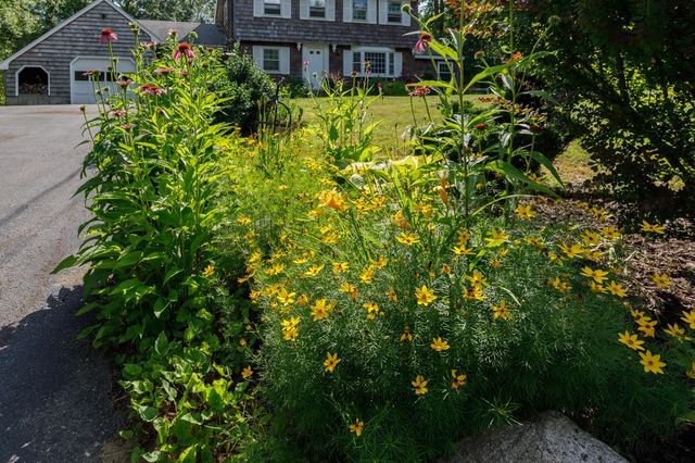 17 Reeds Ferry Way, Merrimack, NH 03054