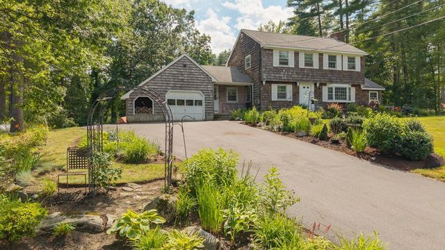 17 Reeds Ferry Way, Merrimack, NH 03054