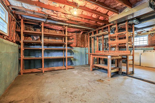 141 Donahue Drive, Manchester, NH 03103