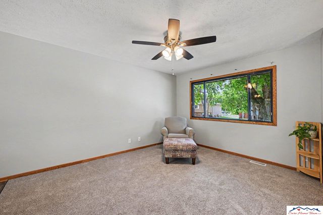 7714 Braun Avenue, La Vista, NE 68128