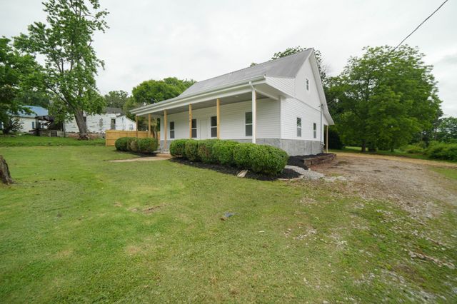 110 Spring Creek Rd, Estill Springs, TN 37330