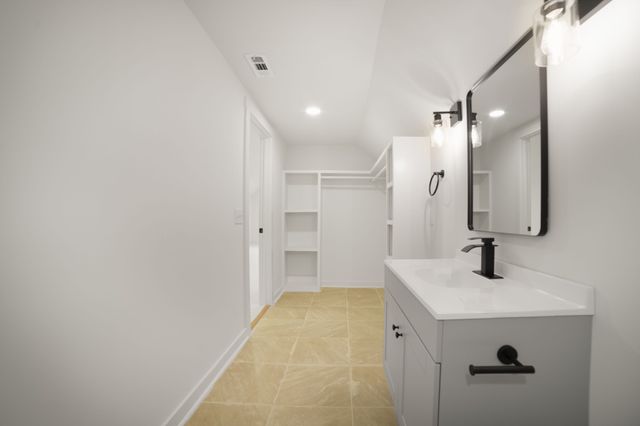 110 Spring Creek Rd, Estill Springs, TN 37330