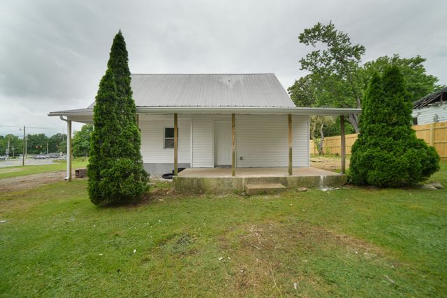 110 Spring Creek Rd, Estill Springs, TN 37330