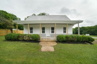110 Spring Creek Rd, Estill Springs, TN 37330
