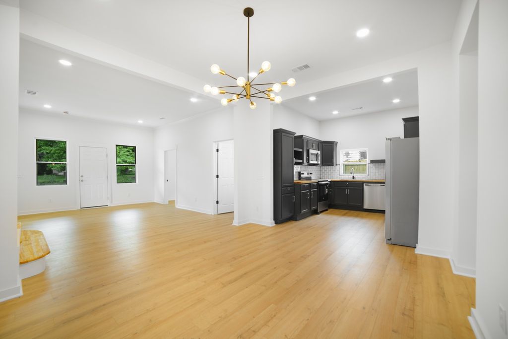 110 Spring Creek Rd, Estill Springs, TN 37330