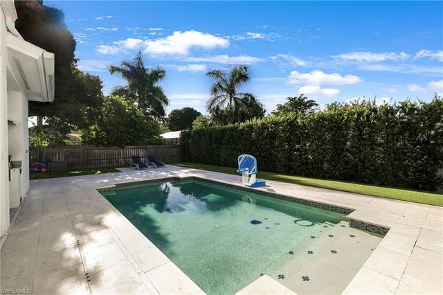 1252 Biltmore DR, Fort Myers, FL 33901