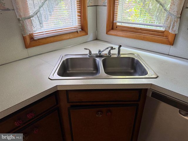 435 FREDERICK DR, Dallastown, PA 17313