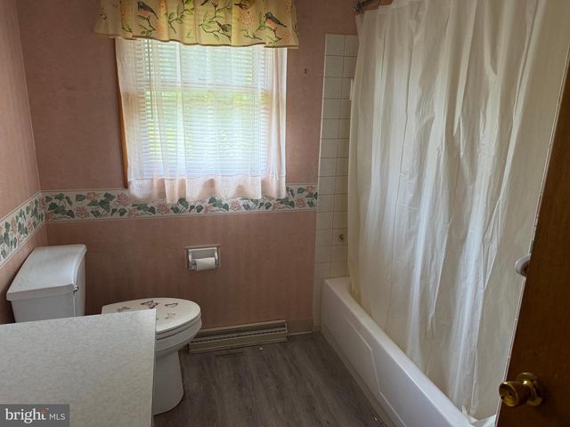 435 FREDERICK DR, Dallastown, PA 17313