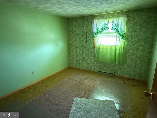 435 FREDERICK DR, Dallastown, PA 17313