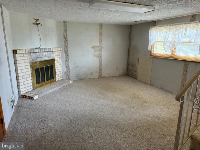 435 FREDERICK DR, Dallastown, PA 17313