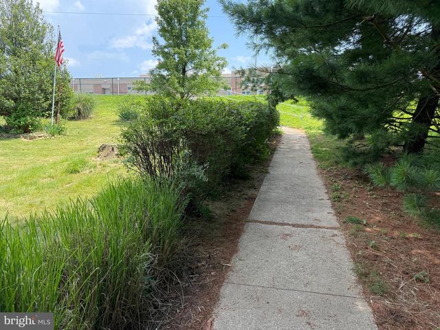 435 FREDERICK DR, Dallastown, PA 17313