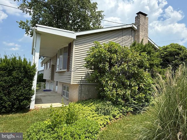 435 FREDERICK DR, Dallastown, PA 17313
