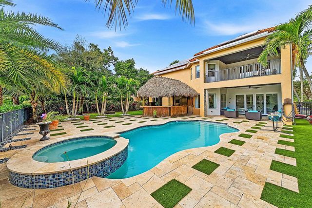 9232 Pineville Drive, Lake Worth, FL 33467