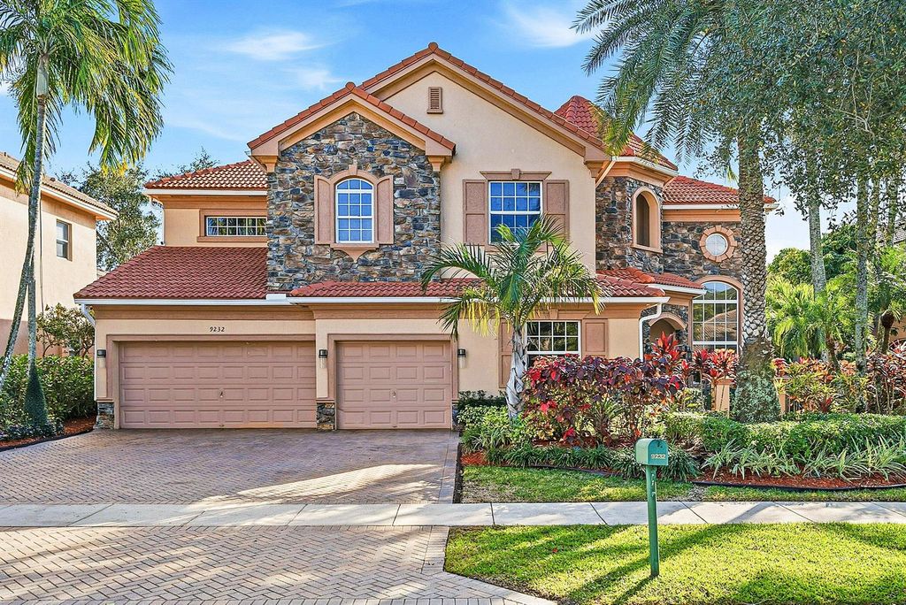9232 Pineville Drive, Lake Worth, FL 33467