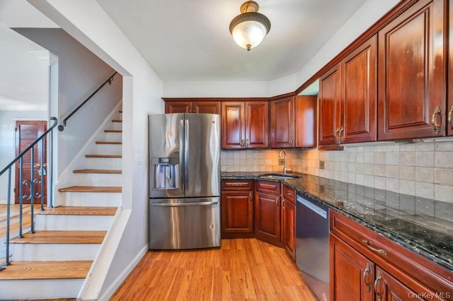 398 33rd Street, Lindenhurst, NY 11757