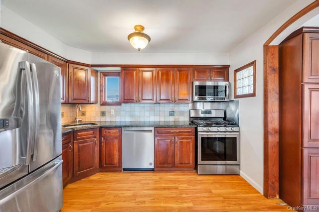398 33rd Street, Lindenhurst, NY 11757