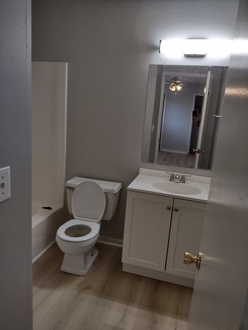 325 Clymer Road, Hiawatha, IA 52233