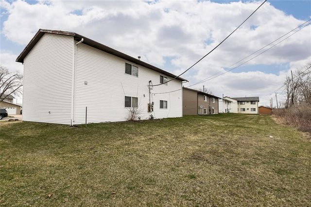 325 Clymer Road, Hiawatha, IA 52233