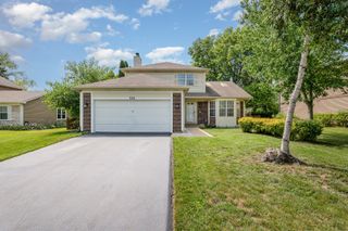 700 Lilac Drive, Algonquin, IL 60102