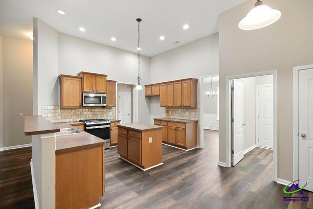 106 E Haven Court, Kathleen, GA 31047