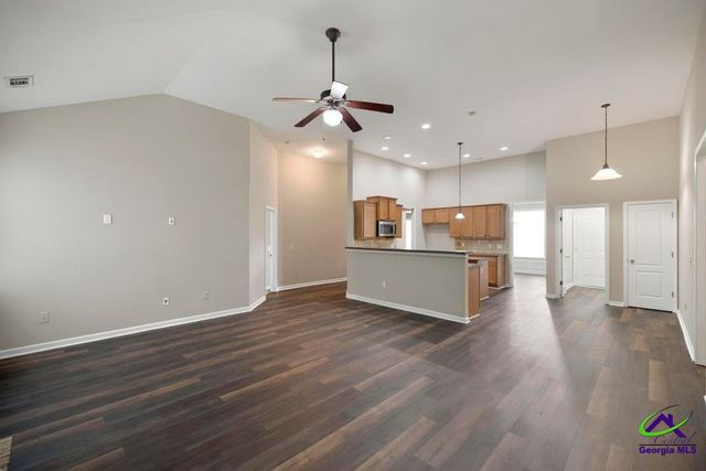 106 E Haven Court, Kathleen, GA 31047