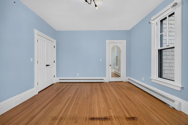 254 Lafayette St 2F, Salem, MA 01970
