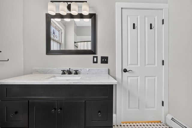 254 Lafayette St 2F, Salem, MA 01970