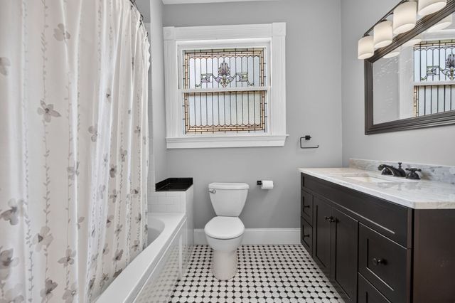 254 Lafayette St 2F, Salem, MA 01970