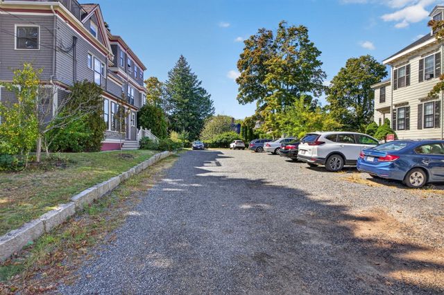 254 Lafayette St 2F, Salem, MA 01970