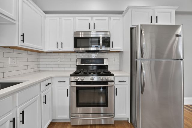 254 Lafayette St 2F, Salem, MA 01970