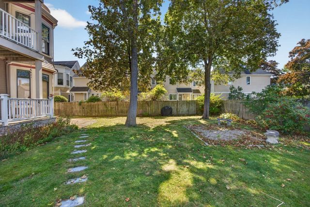 254 Lafayette St 2F, Salem, MA 01970