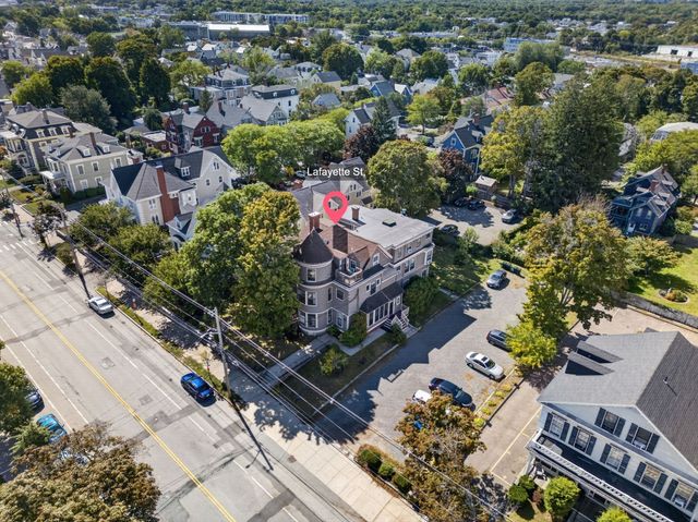 254 Lafayette St 2F, Salem, MA 01970